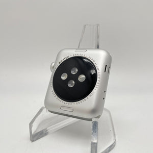 Apple Watch Series 3 (GPS) Silver Aluminum 42mm w/ Black Milanese Loop Good