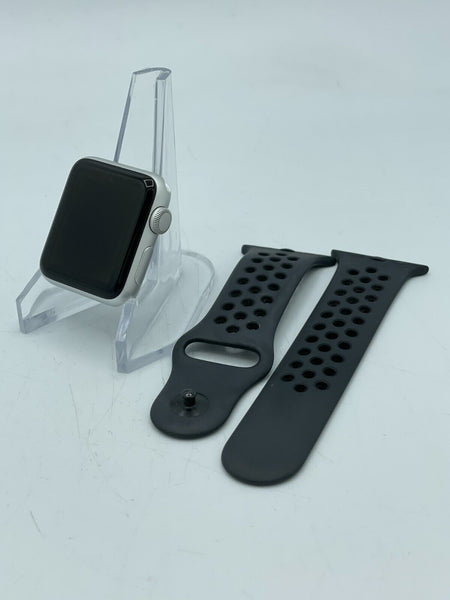 Apple Watch Series 3 (GPS) Silver Aluminum 38mm w/ Black Nike Sport