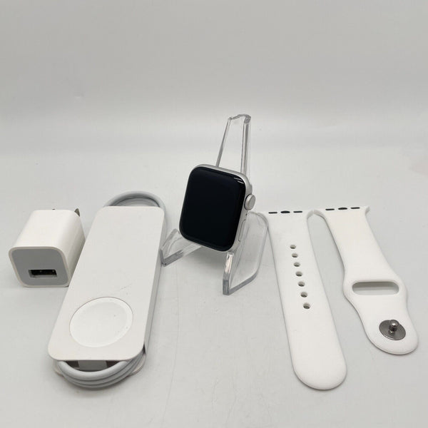 Apple Watch SE (GPS) Silver Aluminum 40mm w/ White Non-OEM Sport Band