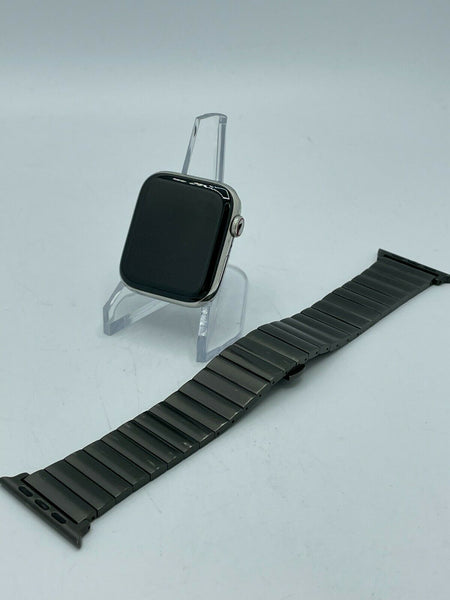 Apple Watch Series 6 Cellular Silver S. Steel 44mm w/ Black Link Bracelet