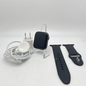 Apple Watch Series 4 (GPS) Space Gray Aluminum 44mm w/ Black Sport Band